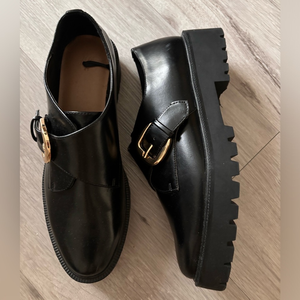 Black womens leather loafers size 10